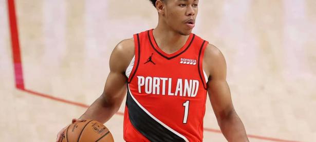 三亿体育体育注册-篮网全队实力强大，开拓者不败之师