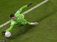 三亿体育体育官网app-门将表现抢眼，扑出关键点球保住胜利的简单介绍