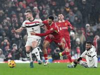 三亿体育体育视频-法兰克福与曼联对决，主场全力以赴争夺胜利