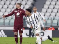 三亿体育体育官方-尤文图斯主场遭遇惨败，小组出线