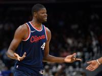 三亿体育体育app下载-爵士队球员受伤困扰，战术需重新调整的简单介绍