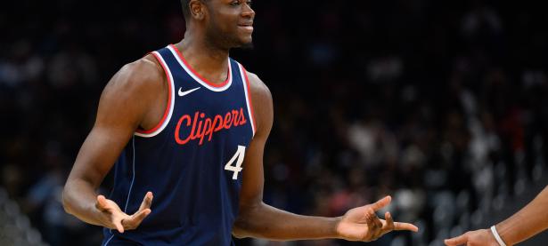 三亿体育体育app下载-爵士队球员受伤困扰，战术需重新调整的简单介绍