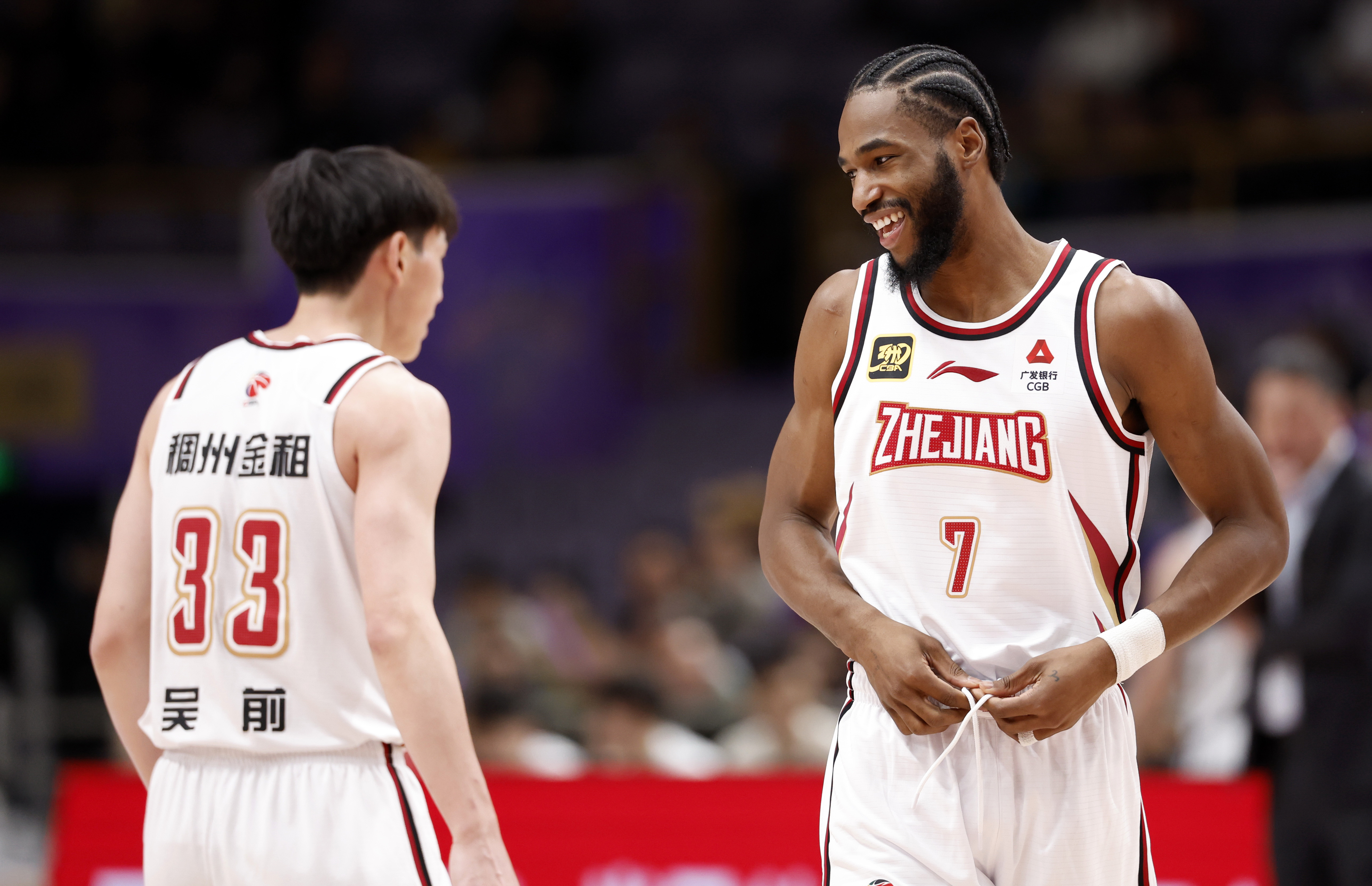 大陆球队在国际赛场上表现抢眼