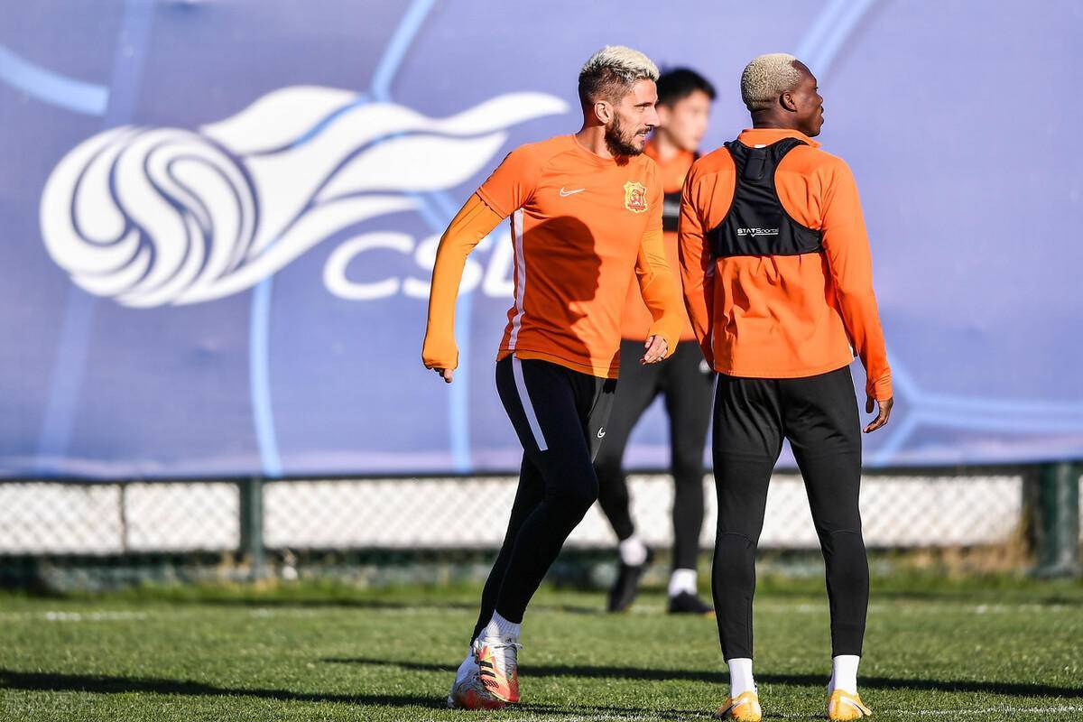 关于吉林黄海防守严密，球队士气高昂的信息