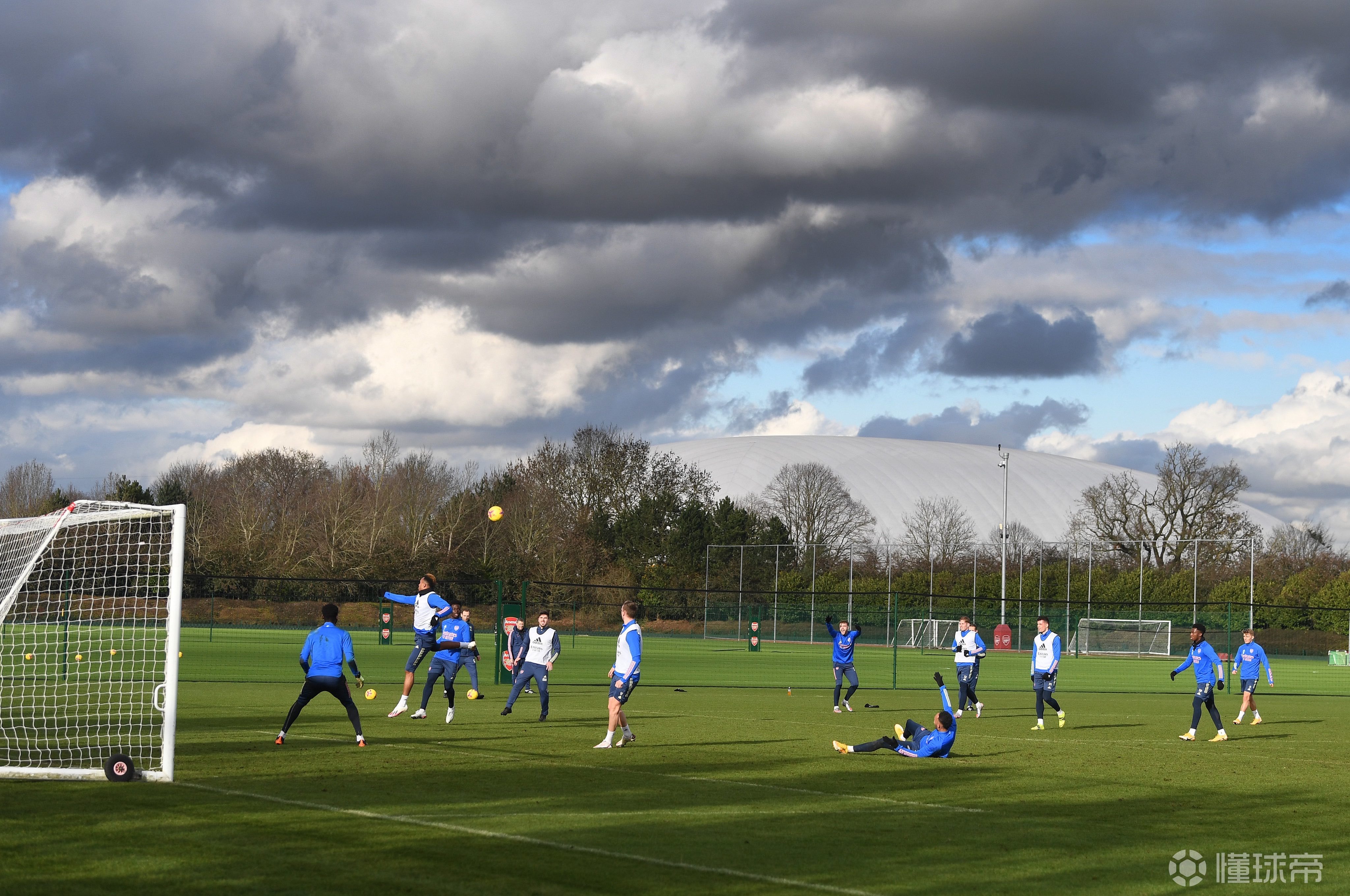 关于阿森纳球员努力训练，备战接下来的比赛的信息