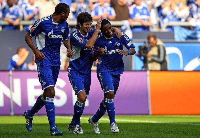 沙尔克04连胜告终，客场惨遭汉诺威绝杀击败的简单介绍