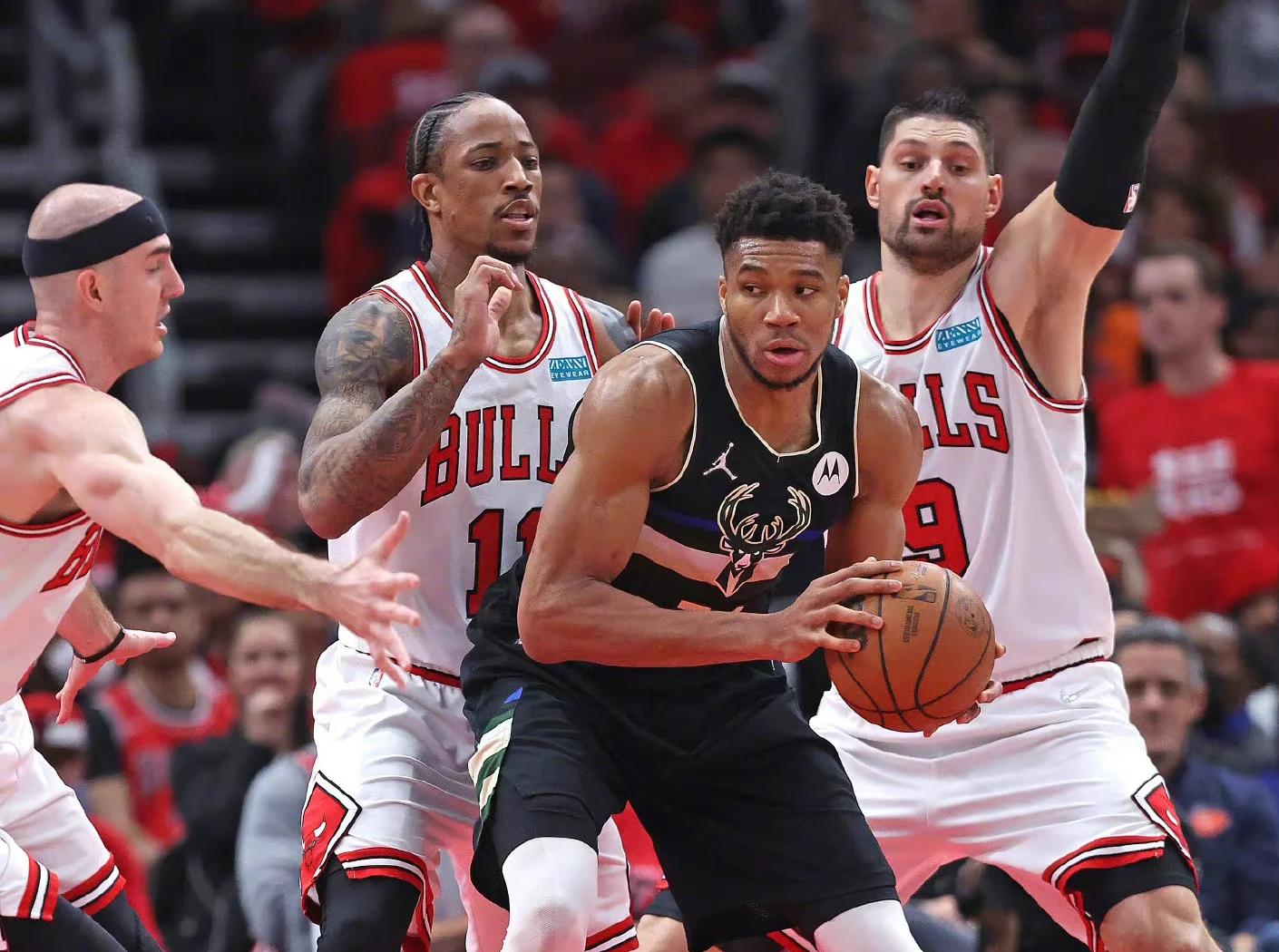 雄鹿胜掘金，字母哥双20+带队获胜