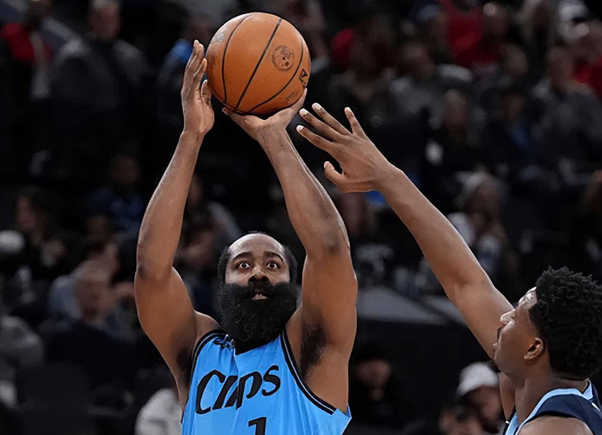 火箭客场击败魔术，哈登砍下30+10