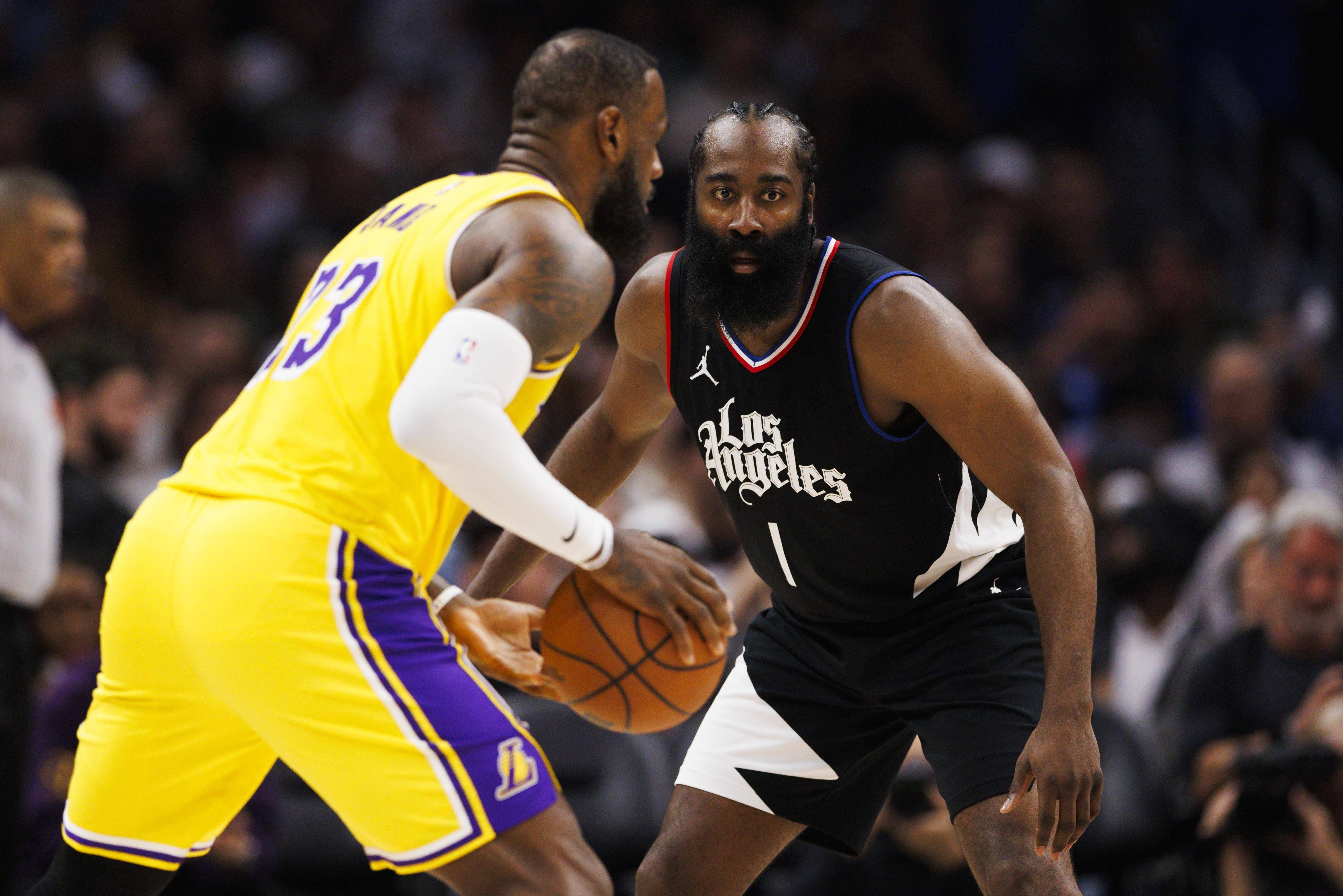 火箭客场战胜独行侠，哈登32分成全场最高