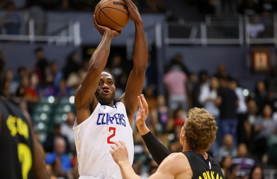 包含快船惜败凯尔特人，莱昂纳德砍下27分的词条