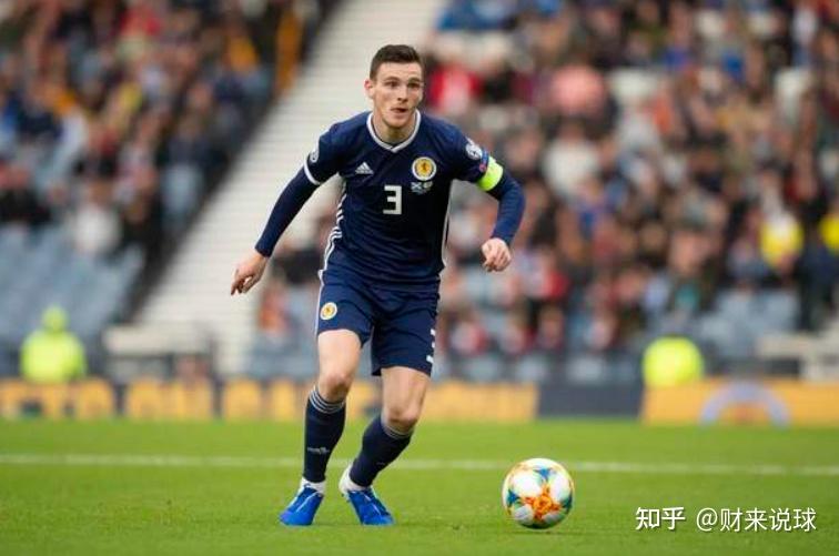 关于苏格兰主场战胜乌克兰，小组积分榜领先的信息